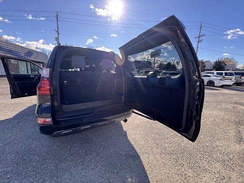 Used 2022 Lexus GX 460 image 60