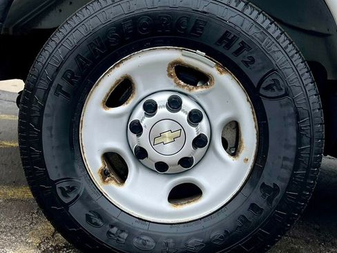 Used 2014 Chevrolet Express 2500 RWD image 20