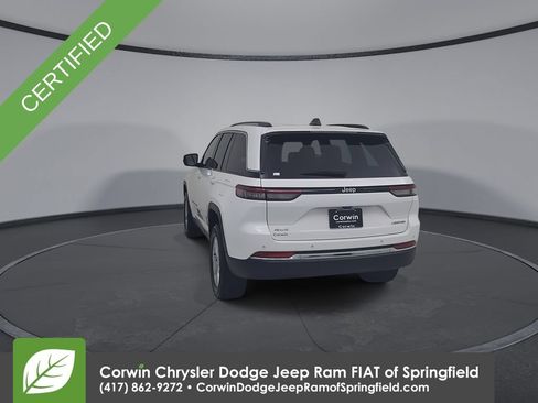 Used 2023 Jeep Grand Cherokee Limited AWD/4WD image 12