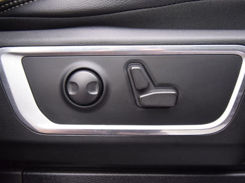 Used 2022 RAM 1500 Laramie AWD/4WD image 33