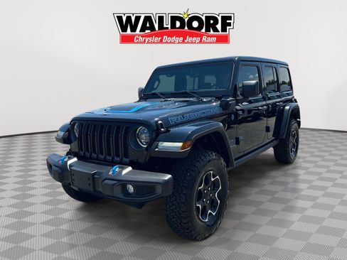 Used 2023 Jeep Wrangler Unlimited Rubicon 4xe w/ Cold Weather Group AWD/4WD image 3