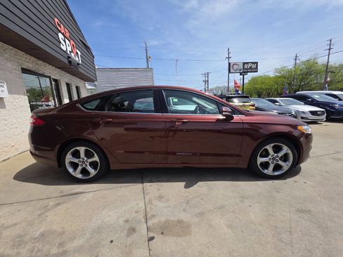 Used 2015 Ford Fusion SE w/ Equipment Group 201A FWD image 8
