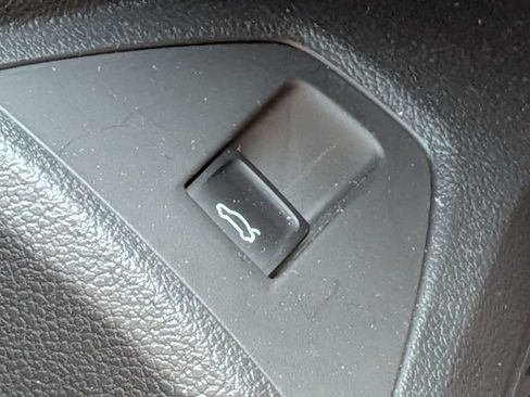Certified 2026 Volkswagen Jetta SE w/ Black Wheel Package FWD image 31