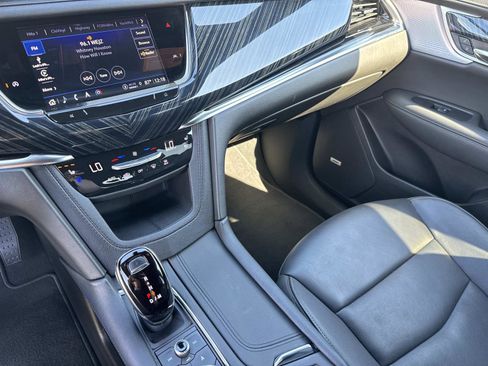 Certified 2025 Cadillac XT6 Premium Luxury image 24