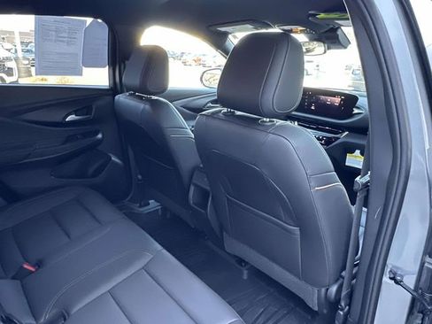Used 2025 Buick Envista Avenir FWD image 25