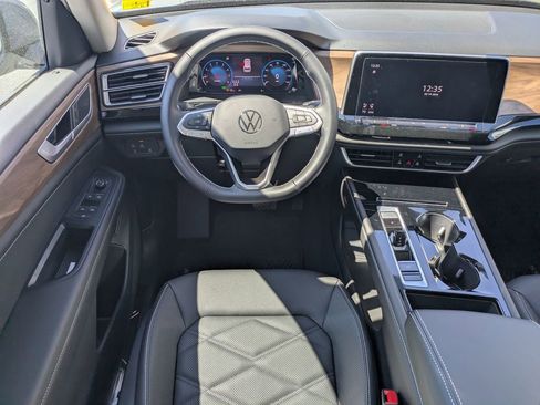 New 2026 Volkswagen Atlas SE FWD image 18