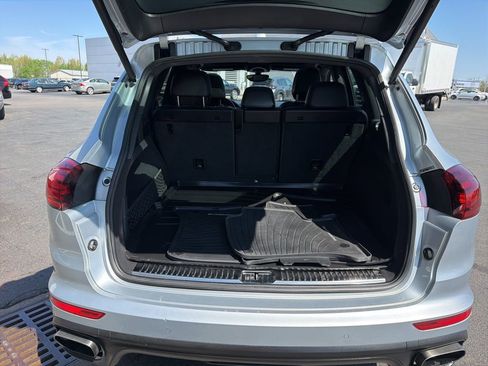 Used 2017 Porsche Cayenne Platinum Edition image 5