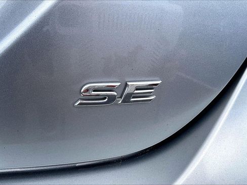 Used 2019 Toyota Camry SE image 28