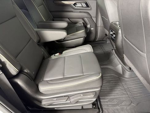 New 2026 GMC Yukon Elevation image 25