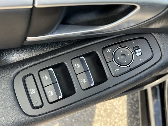 Certified 2025 Hyundai Sonata SEL FWD image 32