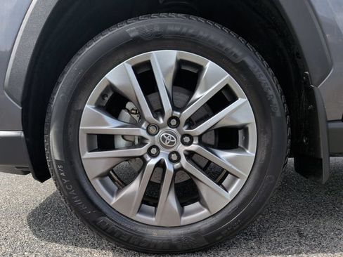 Used 2022 Toyota RAV4 XLE Premium FWD image 10
