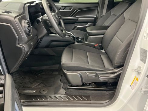 Used 2025 Chevrolet Colorado Trail Boss AWD/4WD image 18
