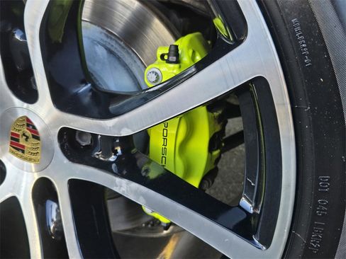 Used 2023 Porsche Cayenne Platinum Edition w/ Premium Package Plus (PIA) image 10