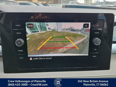 New 2026 Volkswagen Taos SE image 7