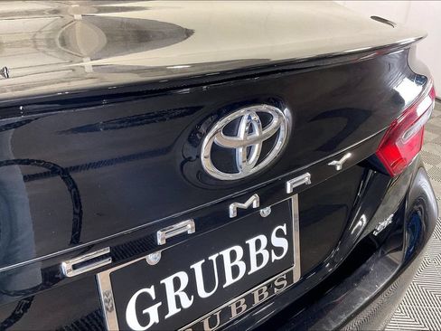 Used 2022 Toyota Camry SE FWD image 40