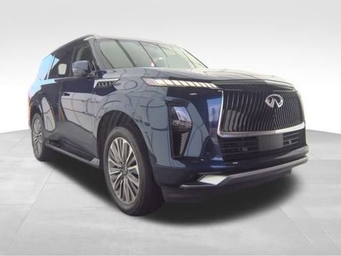 Used 2025 INFINITI QX80 Sensory image 7