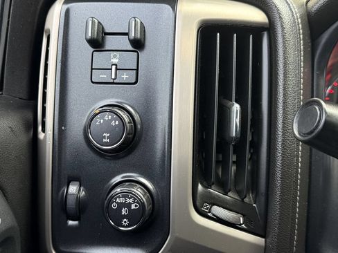 Used 2015 GMC Sierra 2500 Denali w/ Suspension Package, Off-Road AWD/4WD image 28