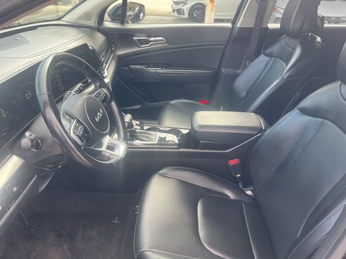 Certified 2023 Kia Sportage EX FWD image 4
