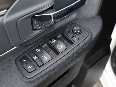 Used 2024 RAM 1500 Classic SLT image 16