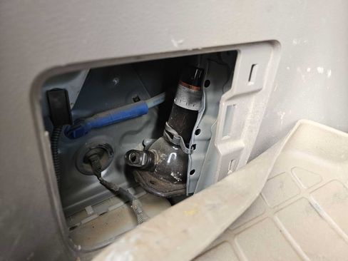 Used 2016 Lexus GX 460 w/ Premium Package image 38