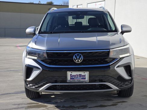 New 2024 Volkswagen Taos SE image 7