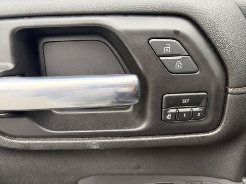 Used 2021 GMC Sierra 2500 AT4 image 19