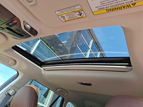 Used 2022 Subaru Outback Touring XT AWD/4WD image 12
