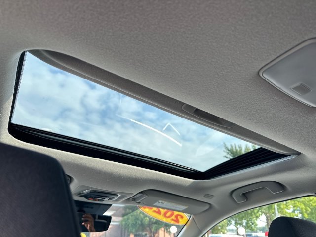 Used 2024 Toyota Corolla Cross LE w/ Moonroof Package FWD image 13