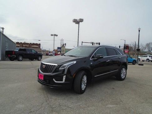 Used 2024 Cadillac XT5 Luxury w/ LPO, Floor Liner Package AWD/4WD image 3