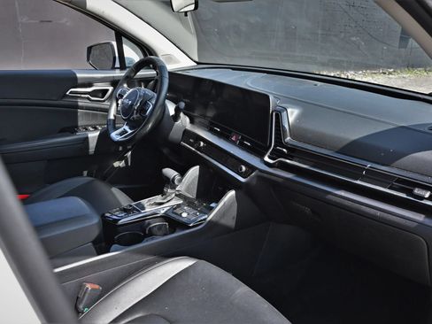 Used 2024 Kia Sportage EX FWD image 11