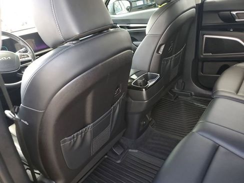 Used 2025 Kia Telluride LX FWD image 13