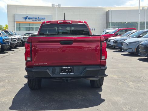 Used 2023 Chevrolet Colorado Z71 w/ Z71 Convenience Package 2 AWD/4WD image 5