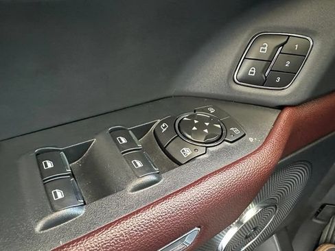 Used 2024 Ford Expedition Limited RWD image 30