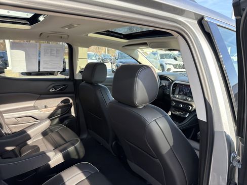 Used 2023 GMC Acadia Denali w/ Denali Technology Package FWD image 82