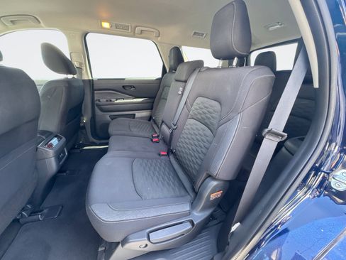 Certified 2024 Nissan Pathfinder SV FWD image 14