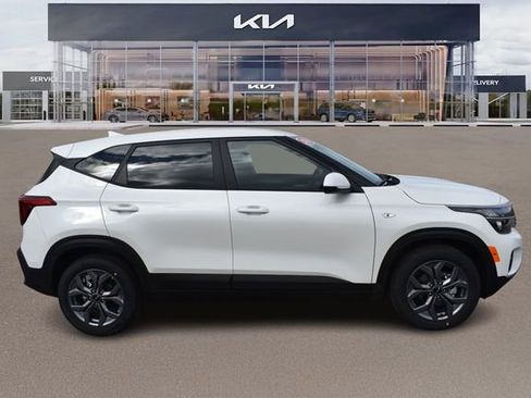 New 2026 Kia Seltos LX image 2