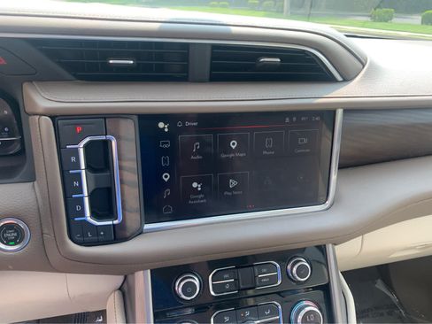 Used 2022 GMC Yukon XL Denali w/ Max Trailering Package AWD/4WD image 19