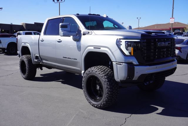 Used 2026 GMC Sierra 3500 Denali Ultimate w/ LPO, Black Badging Package AWD/4WD image 17