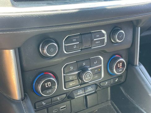 Used 2022 Chevrolet Tahoe Z71 w/ Luxury Package image 8