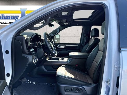 Used 2024 Chevrolet Silverado 2500 High Country w/ High Country Premium Package image 10