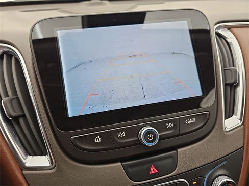 Used 2018 Chevrolet Malibu LT w/ Leather Package image 26