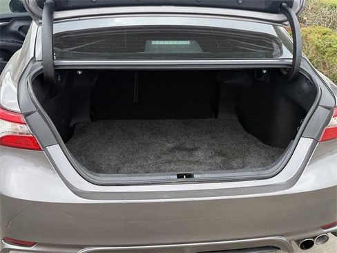 Used 2018 Toyota Camry SE w/ Convenience Package image 24