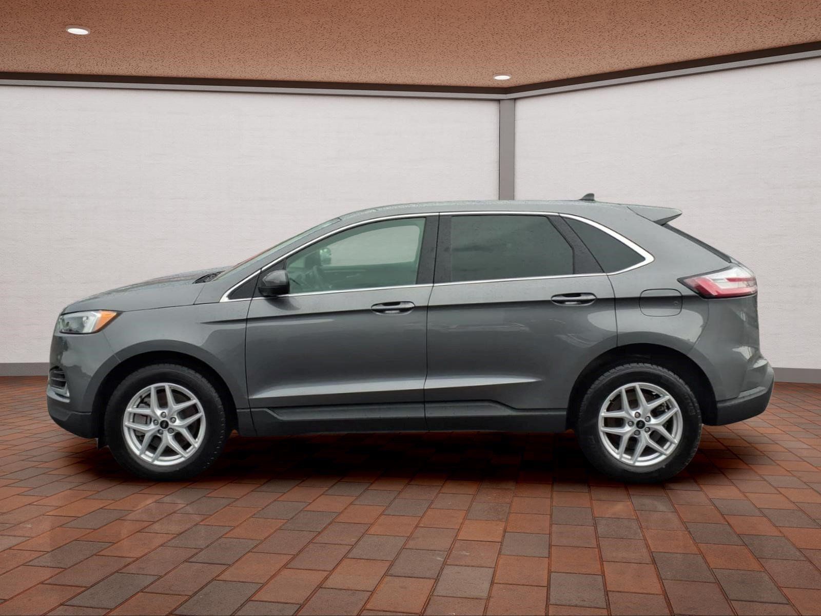 Used 2024 Ford Edge SEL w/ Convenience Package AWD/4WD image 3