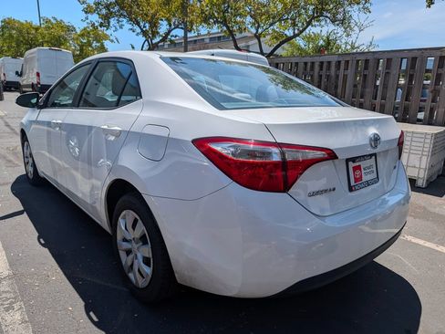 Used 2014 Toyota Corolla LE FWD image 2