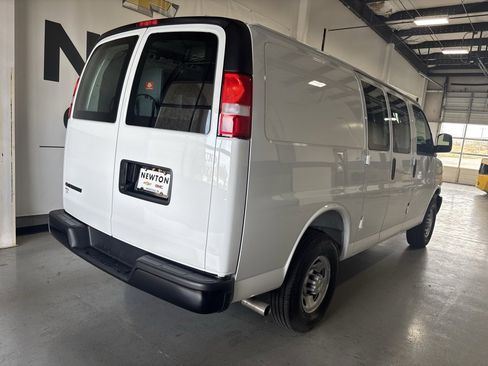 New 2025 Chevrolet Express 2500 w/ Driver Convenience Package image 10