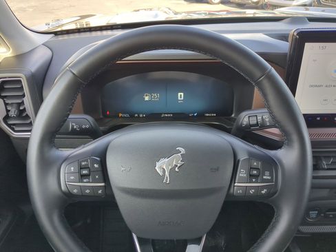 Used 2025 Ford Bronco Sport Outer Banks image 18