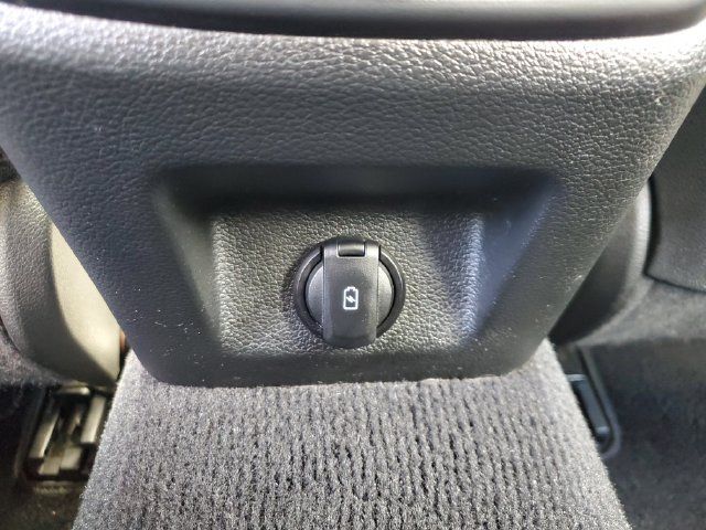 Used 2022 Genesis G70 2.0T RWD image 18