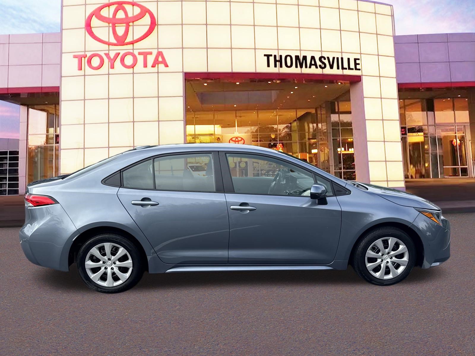 Used 2025 Toyota Corolla LE FWD image 4