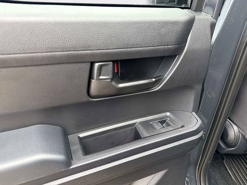 Used 2024 Toyota Tacoma SR5 AWD/4WD image 11