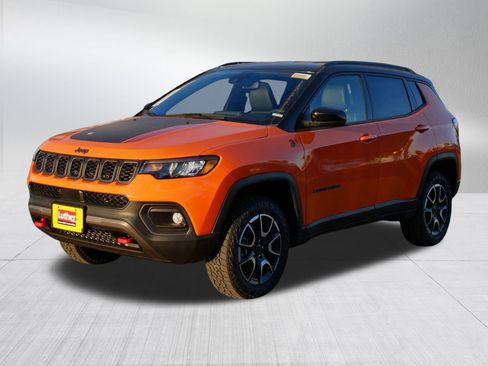 New 2026 Jeep Compass Trailhawk w/ Trailer Tow Group image 3